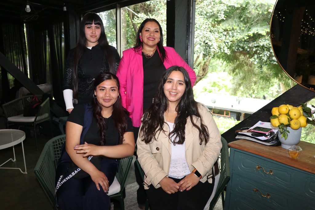 Estudiantes del Liceo Bicentenario Politécnico Villarrica participando en seminario de innovación y emprendimiento
