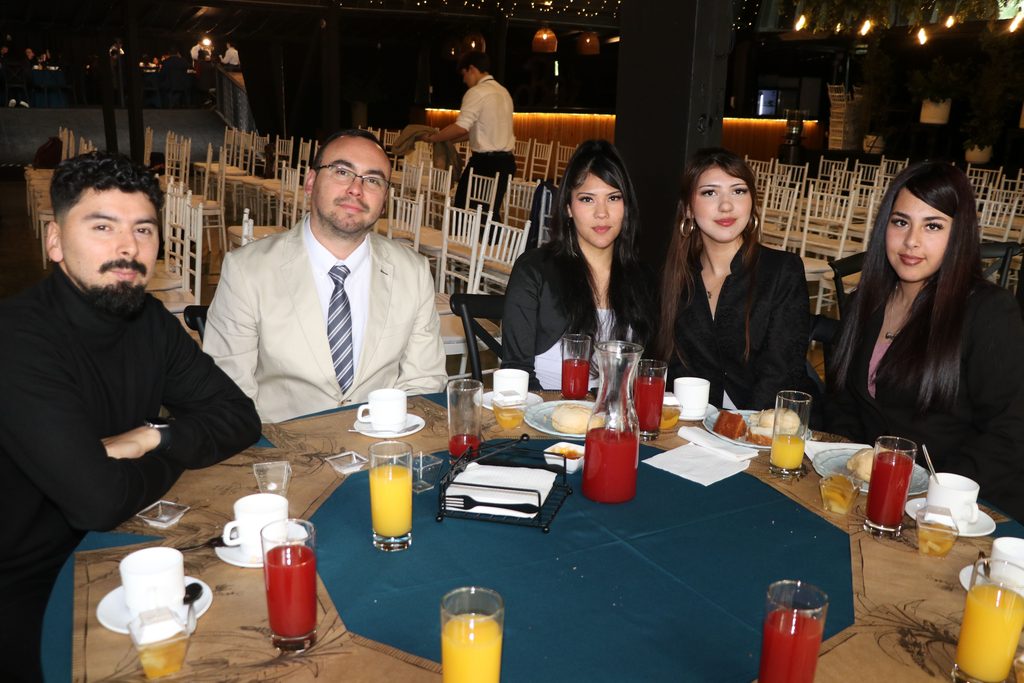 Estudiantes del Liceo Bicentenario Politécnico Villarrica participando en seminario de innovación y emprendimiento