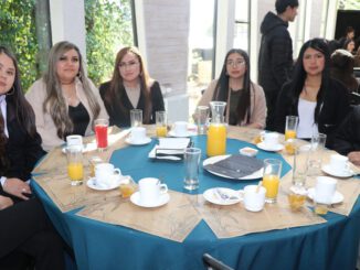 Estudiantes del Liceo Bicentenario Politécnico Villarrica participando en seminario de innovación y emprendimiento