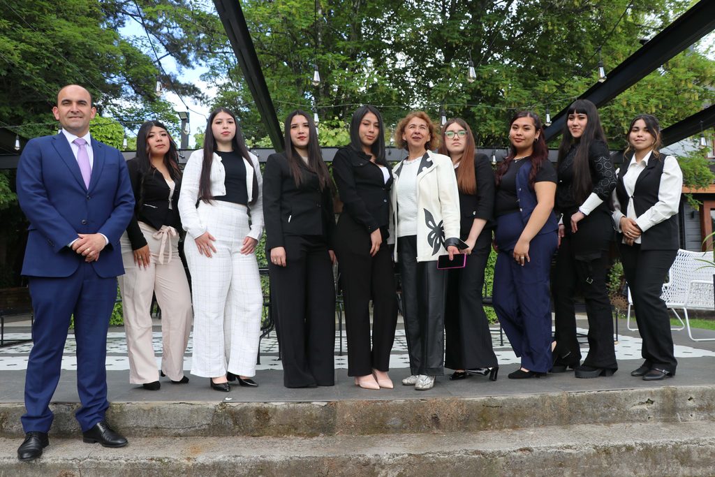 Estudiantes del Liceo Bicentenario Politécnico Villarrica participando en seminario de innovación y emprendimiento
