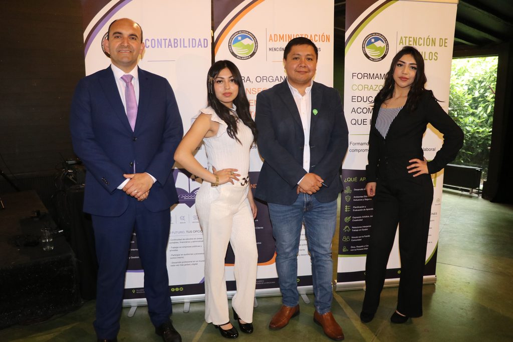 Estudiantes del Liceo Bicentenario Politécnico Villarrica participando en seminario de innovación y emprendimiento