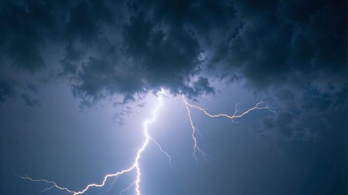 Paisaje nublado en La Araucanía con pronóstico de tormentas eléctricas para este lunes.