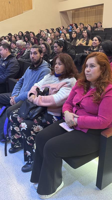 Beneficiarios de los programas FOSIS en Angol y Renaico participando en la jornada de inicio de apoyo al emprendimiento