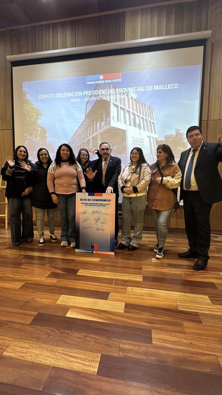Beneficiarios de los programas FOSIS en Angol y Renaico participando en la jornada de inicio de apoyo al emprendimiento