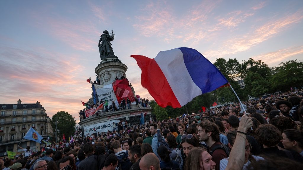 Francia estalla en protestas con casi 2.400 detenidos tras violentos disturbios y saqueos