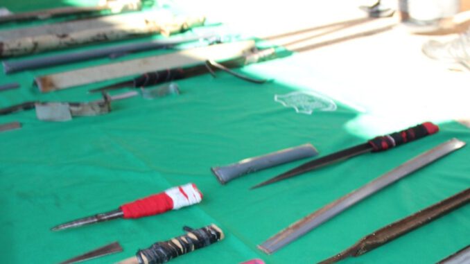 Personal de Gendarmería realizando allanamientos en una cárcel de La Araucanía