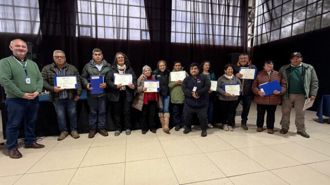 Entrega de recursos y proyectos de inversión de INDAP a agricultores de la comuna de Toltén