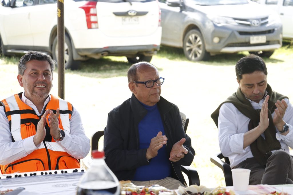 Obras del proyecto de agua potable rural Catrico Los Ulmos en Villarrica financiadas por la DOH