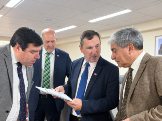 Autoridades regionales de La Araucanía reunidas en mesa de trabajo para coordinar la oferta al evento internacional Choose Chile.