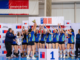 Equipos ganadores de básquetbol y vóleibol Sub 17 en el Polideportivo Rufino Bernedo de Temuco.