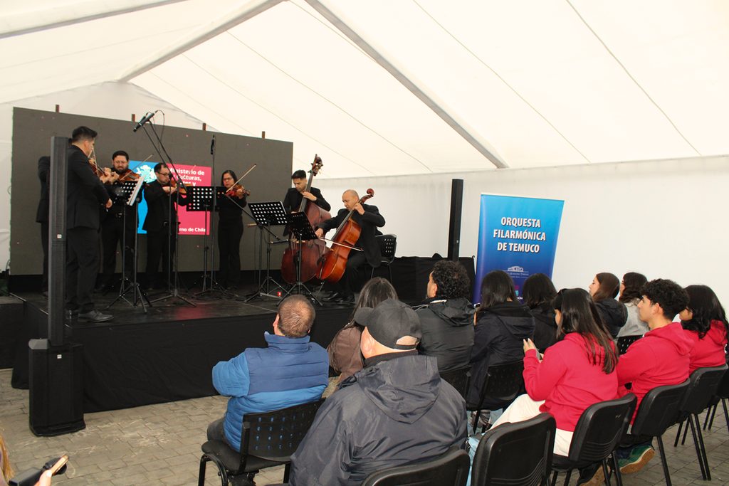 Concierto de la Orquesta Filarmónica de Temuco en la Universidad Autónoma por el Día de la Música Chilena