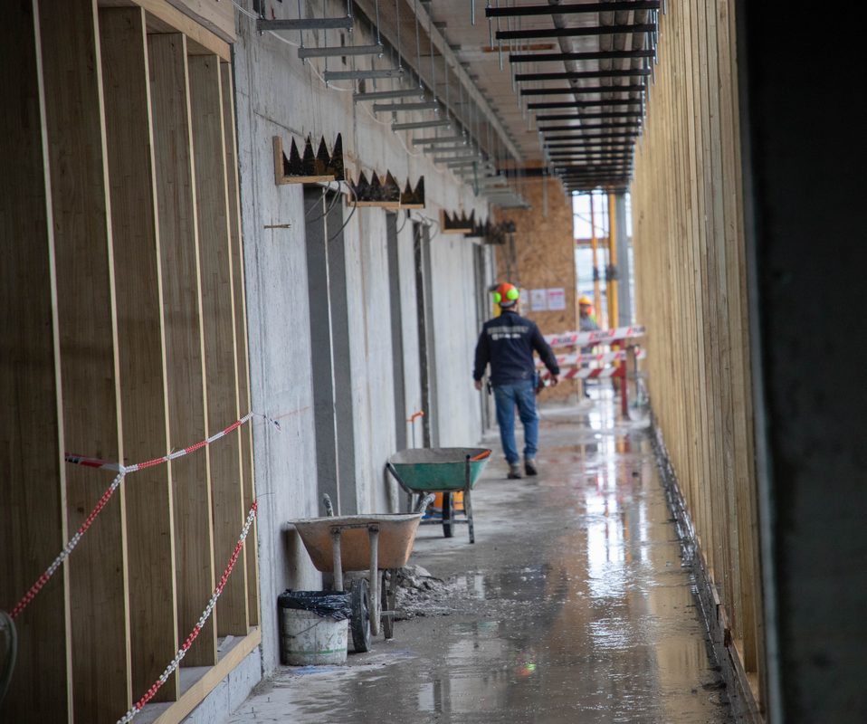 Inspeccion de las obras de construccion del nuevo CESFAM Dr. Cristobal Saenz Cerda en Lautaro