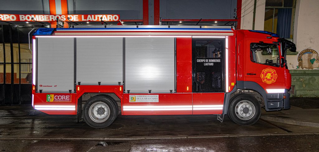 Nuevo carro multipropósito Rosenbauer entregado a la Segunda Compañía de Bomberos de Lautaro