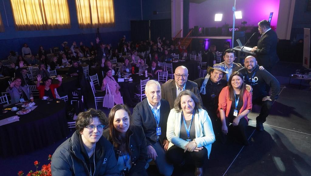 Asistentes a la Cumbre Internacional Innova Malleco sobre turismo inteligente y regenerativo en Victoria
