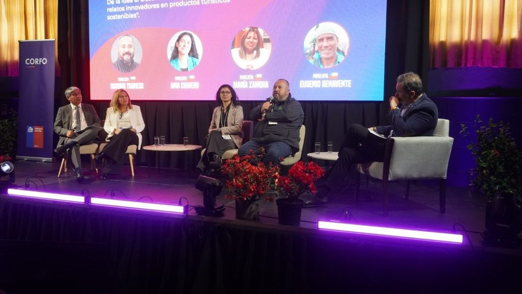 Asistentes a la Cumbre Internacional Innova Malleco sobre turismo inteligente y regenerativo en Victoria