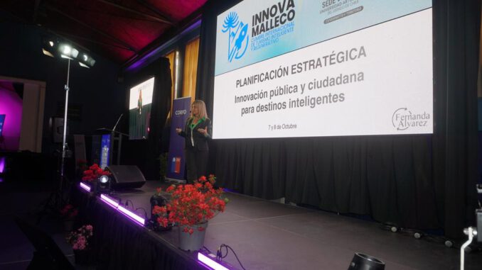 Asistentes a la Cumbre Internacional Innova Malleco sobre turismo inteligente y regenerativo en Victoria