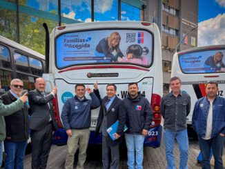 Taxibuses de Temuco decorados con la campaña de Familias de Acogida en La Araucanía