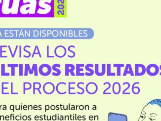 Estudiantes universitarios celebrando la obtención de beneficios estudiantiles y gratuidad