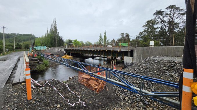 Avances de las obras de reposición del Puente Quinque en la comuna de Pitrufquén