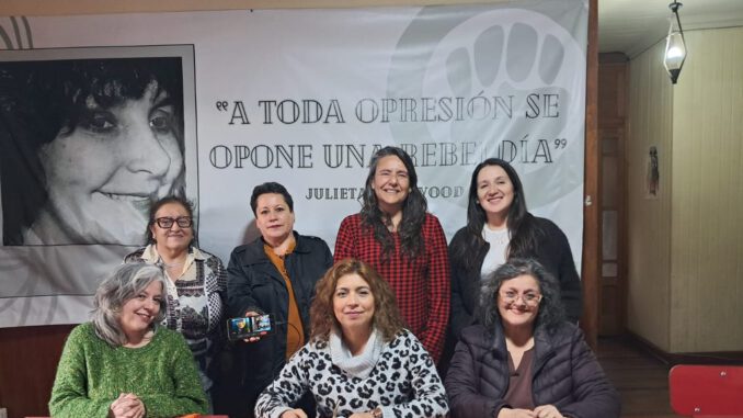 Representantes de partidos de oposición de La Araucanía constituyendo la Mesa Regional de Mujeres en Temuco