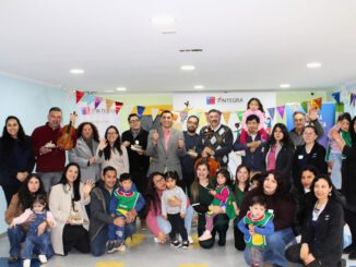 Quinteto de cuerdas de la Orquesta Filarmónica de Temuco tocando para niños en un jardín infantil de Loncoche.