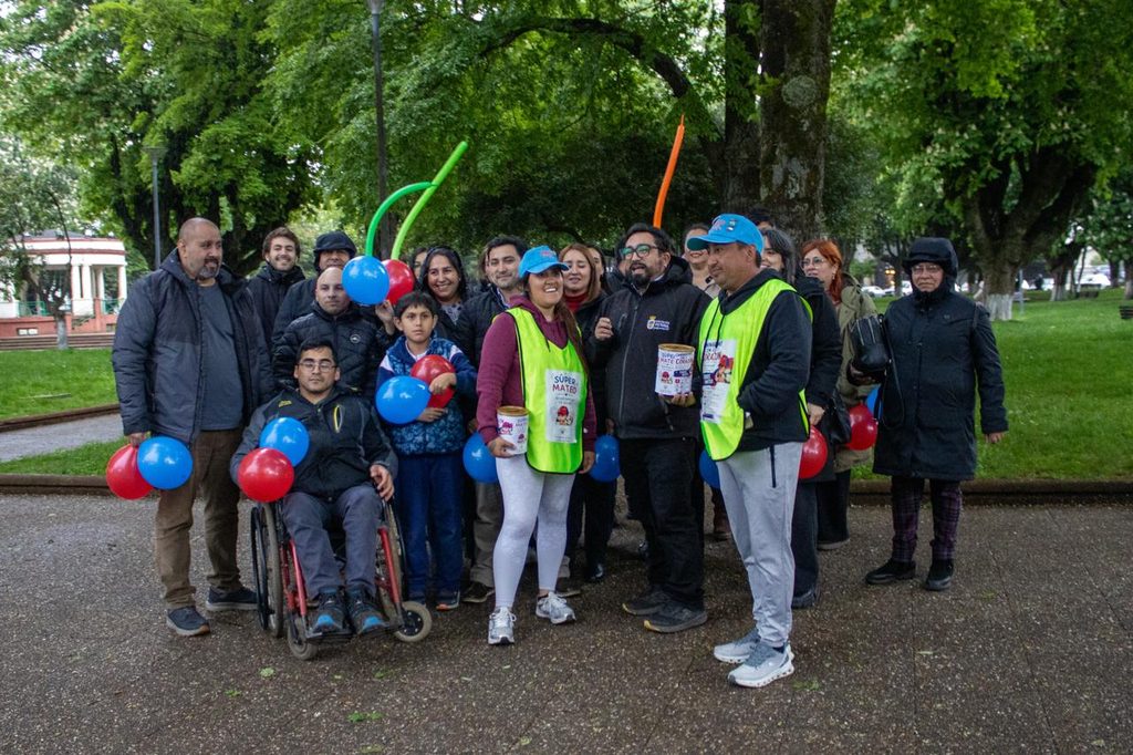 Padres caminando por Chile para recaudar fondos para tratamiento medico de su hijo
