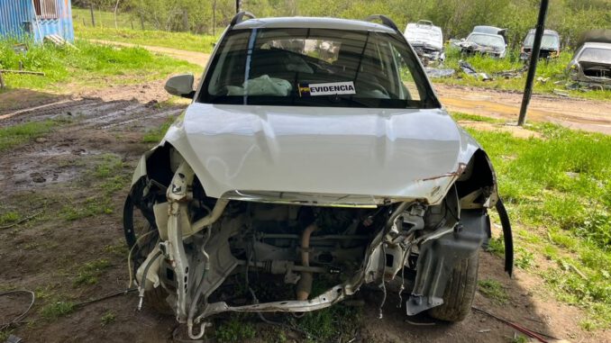 Operativo policial de la PDI en desarmaduría rural de Yumbel donde se recuperaron vehículos robados.