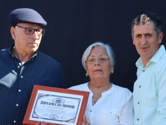 Ceremonia de aniversario de la Población Vista Hermosa en Villarrica con participación de autoridades y vecinos