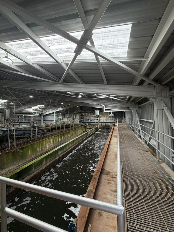 Planta de tratamiento de aguas servidas en Temuco con infraestructura renovada para el control de olores
