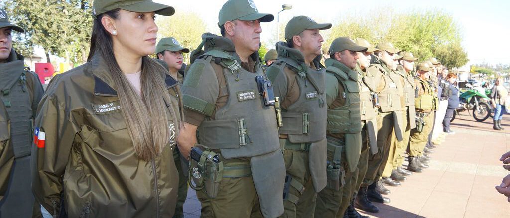 Personal de Carabineros durante la ronda impacto y allanamientos en la comuna de Pitrufquén