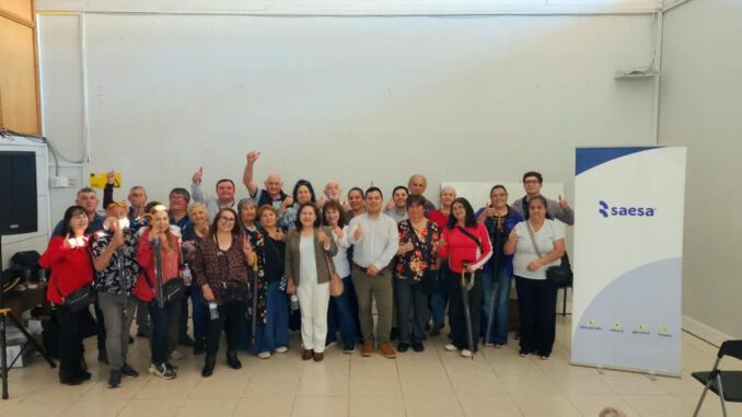 Dirigentes vecinales de Valdivia reunidos con representantes de Saesa para fortalecer el trabajo con la comunidad