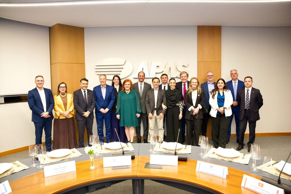 Comitiva de SalmonChile en Sao Paulo realizando reuniones estrategicas para promover el salmon chileno