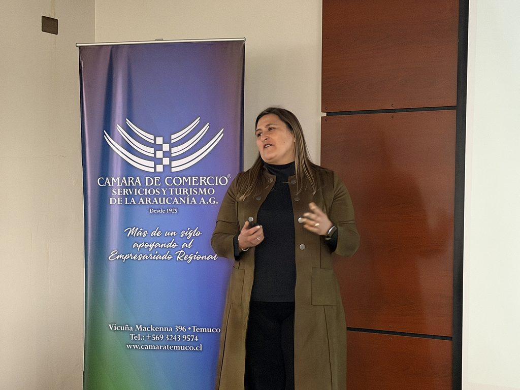 Representantes de empresas forestales participan en seminario sobre nuevas exigencias de trazabilidad en La Araucanía