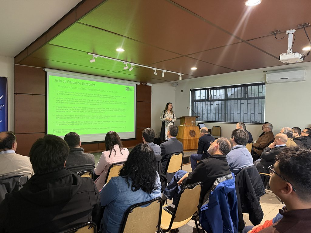 Representantes de empresas forestales participan en seminario sobre nuevas exigencias de trazabilidad en La Araucanía