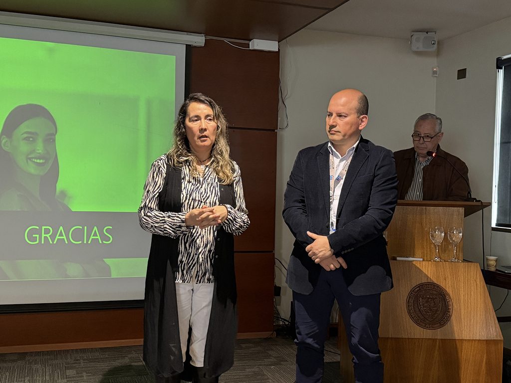 Representantes de empresas forestales participan en seminario sobre nuevas exigencias de trazabilidad en La Araucanía
