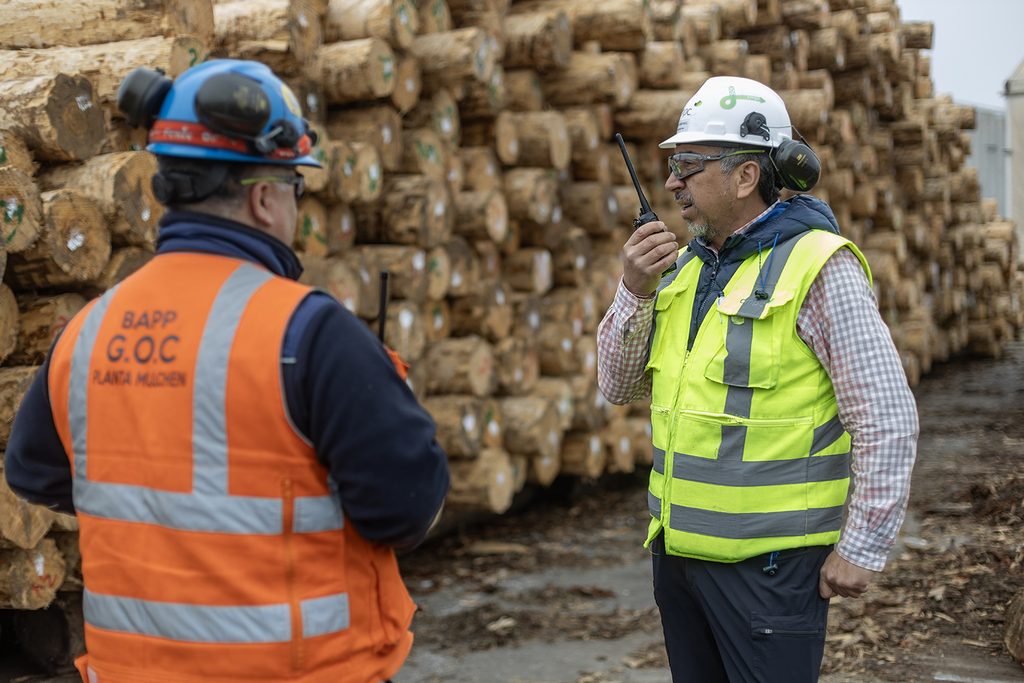 Representantes de empresas forestales participan en seminario sobre nuevas exigencias de trazabilidad en La Araucanía