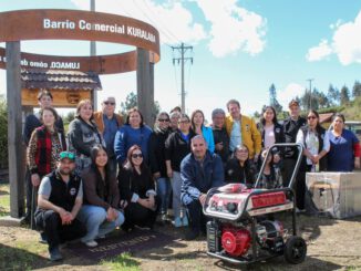 Entrega de generadores eléctricos de Sercotec a locatarios del barrio comercial Kuralaba en Lumaco