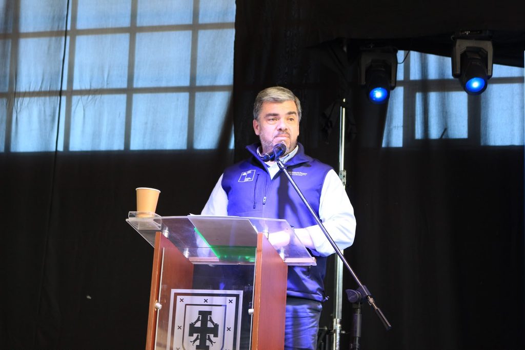 Autoridades y dirigentes rurales participando en el Seminario Intercomunal de Juntas de Vigilancia en Toltén