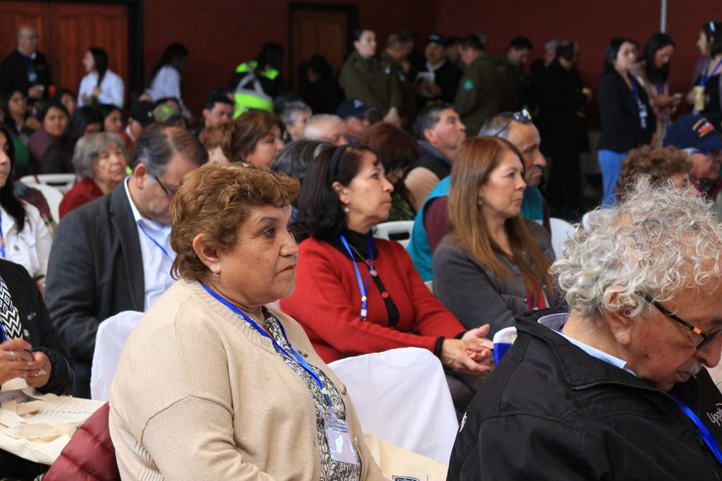 Autoridades y dirigentes rurales participando en el Seminario Intercomunal de Juntas de Vigilancia en Toltén