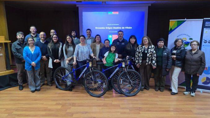 Autoridades presentando el estudio de movilidad y encuesta origen destino en Vilcún