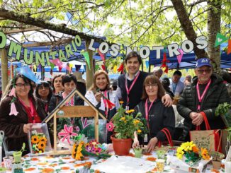Delegacion de vecinos de La Araucania participando en el encuentro interregional de huertos urbanos