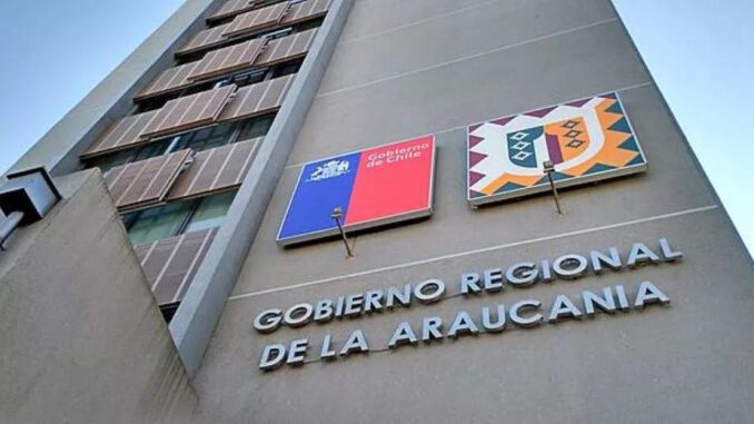 René Saffirio y consejera regional en una sesión del Consejo Regional de La Araucanía