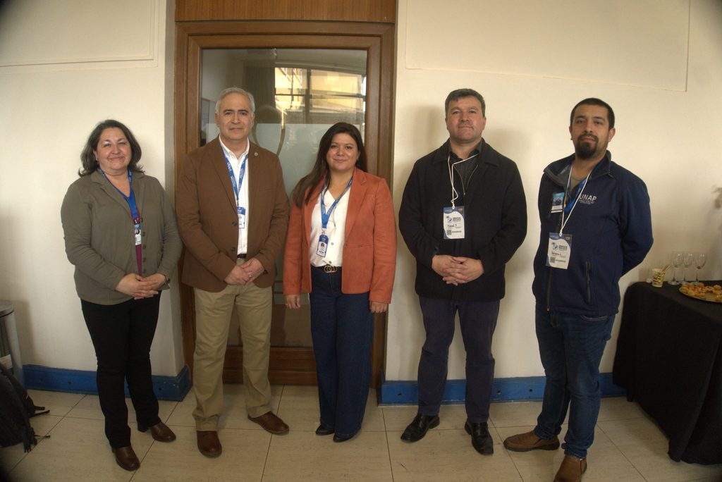 Jóvenes emprendedores turísticos de Malleco recibiendo certificación del programa Viraliza de Corfo