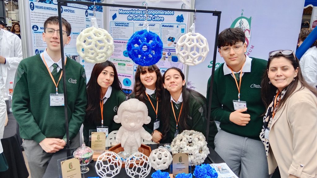 Estudiantes de La Araucanía premiados en la Feria Nacional de CristalEscolar 2026 junto al apoyo de la Universidad de La Frontera