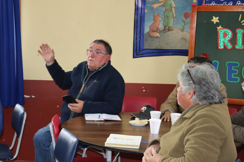 Presentacion del proyecto de conservacion del camino Llau Llau El Pirao a vecinos y autoridades de Villarrica