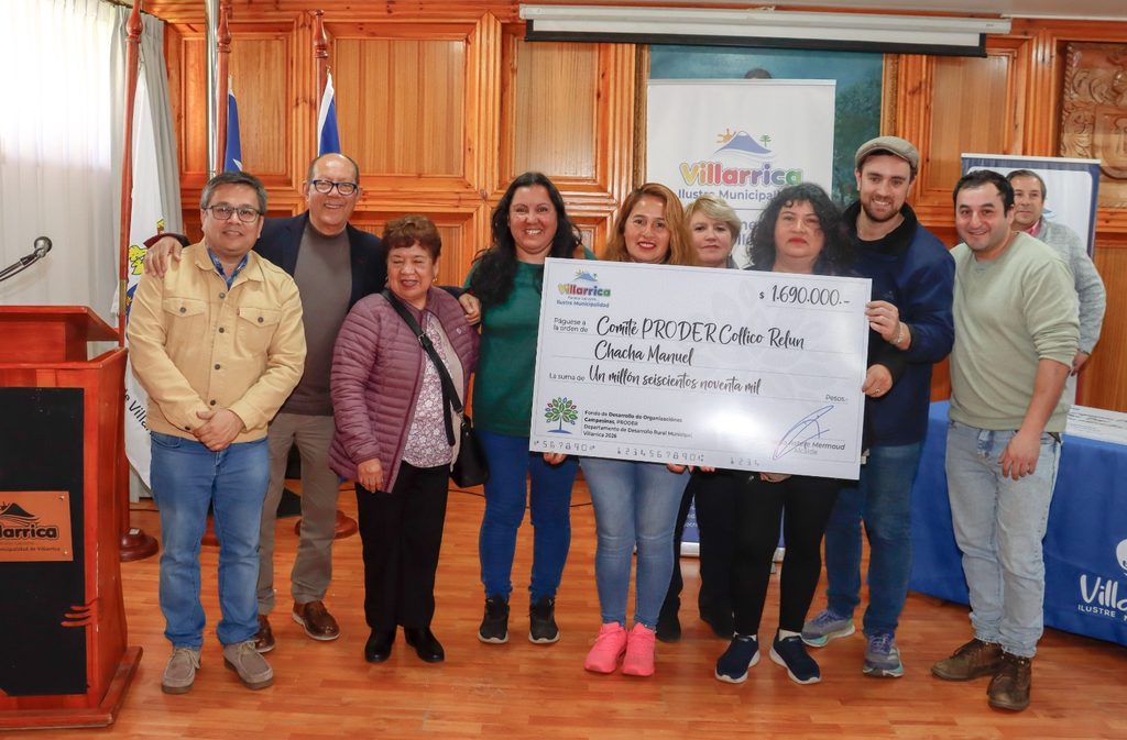 Entrega oficial de fondos municipales a organizaciones rurales en Villarrica