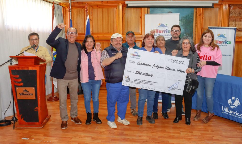 Entrega oficial de fondos municipales a organizaciones rurales en Villarrica