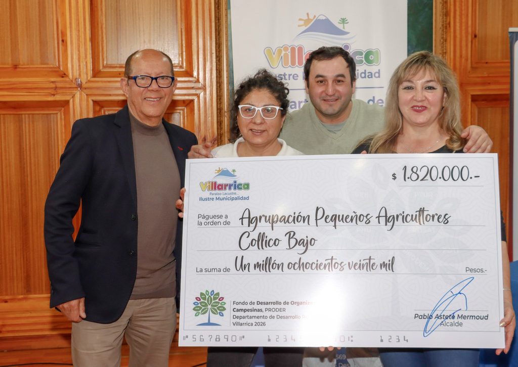 Entrega oficial de fondos municipales a organizaciones rurales en Villarrica